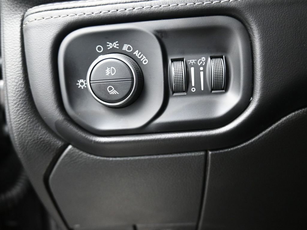 New 2025 RAM 3500 Limited image 19