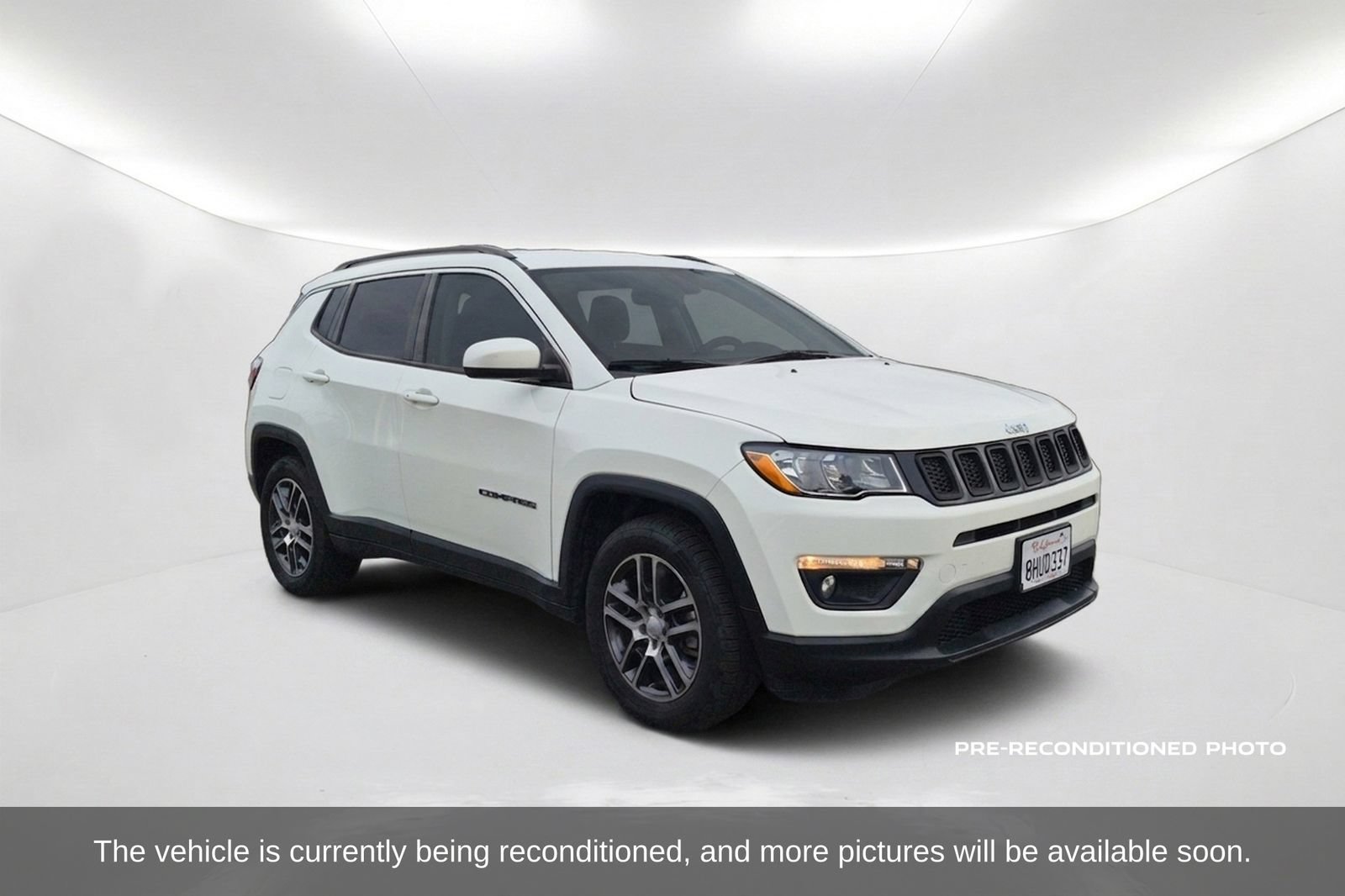 Used 2018 Jeep Compass Latitude w/ Popular Equipment Group FWD image 3