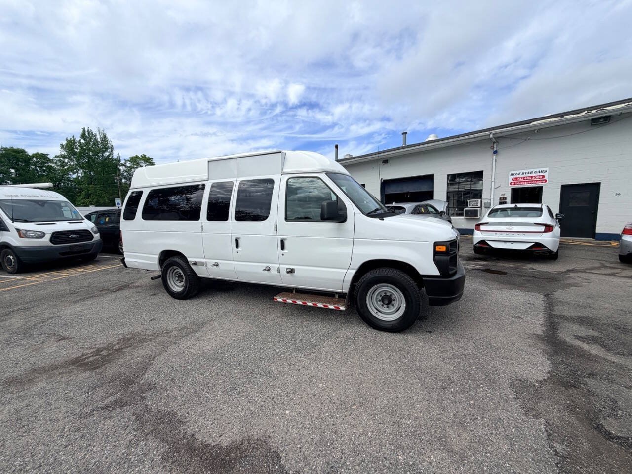 Used 2014 Ford E-250 and Econoline 250 Extended w/ Power Group RWD image 30
