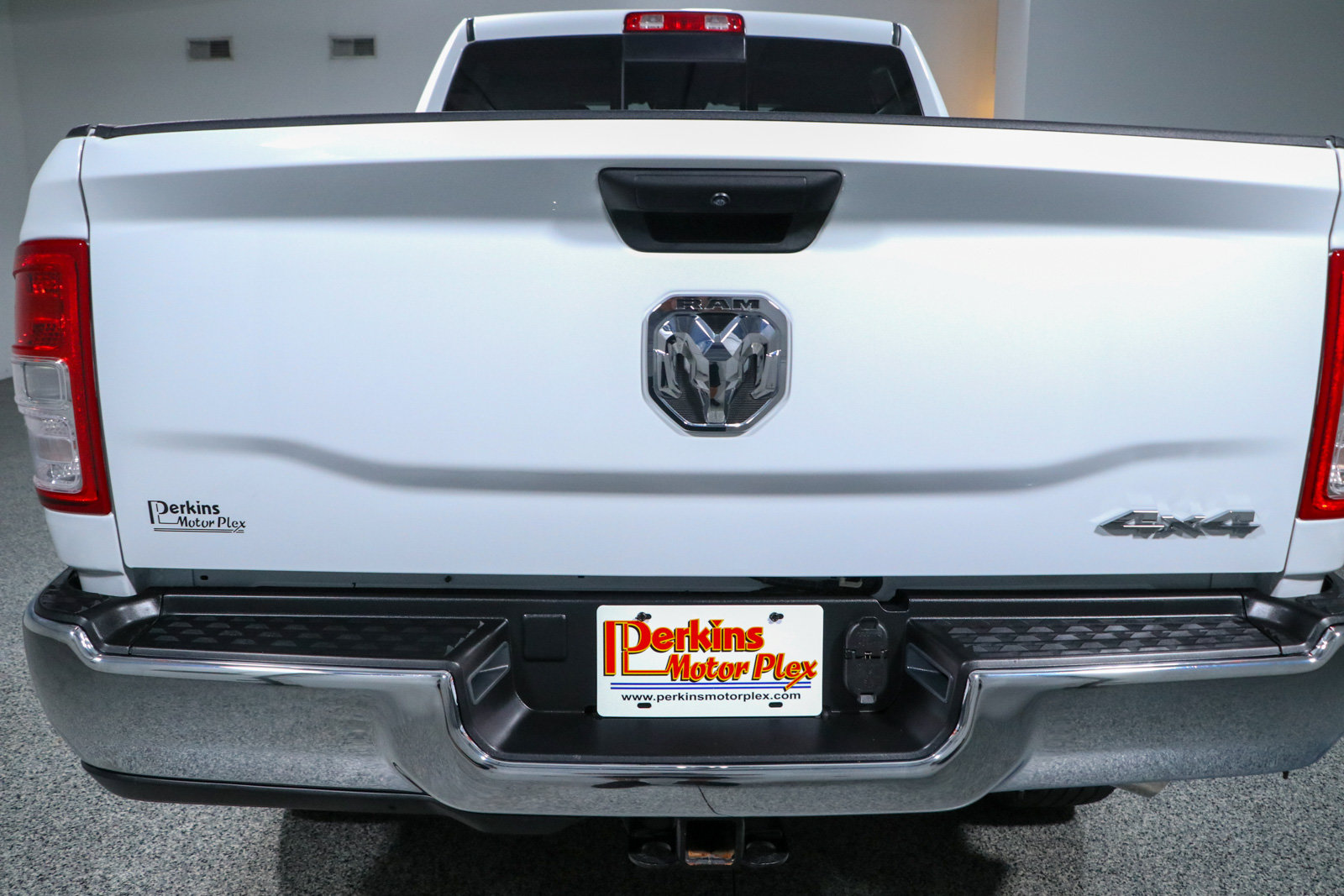 Used 2024 RAM 2500 Tradesman w/ Chrome Appearance Group AWD/4WD image 8