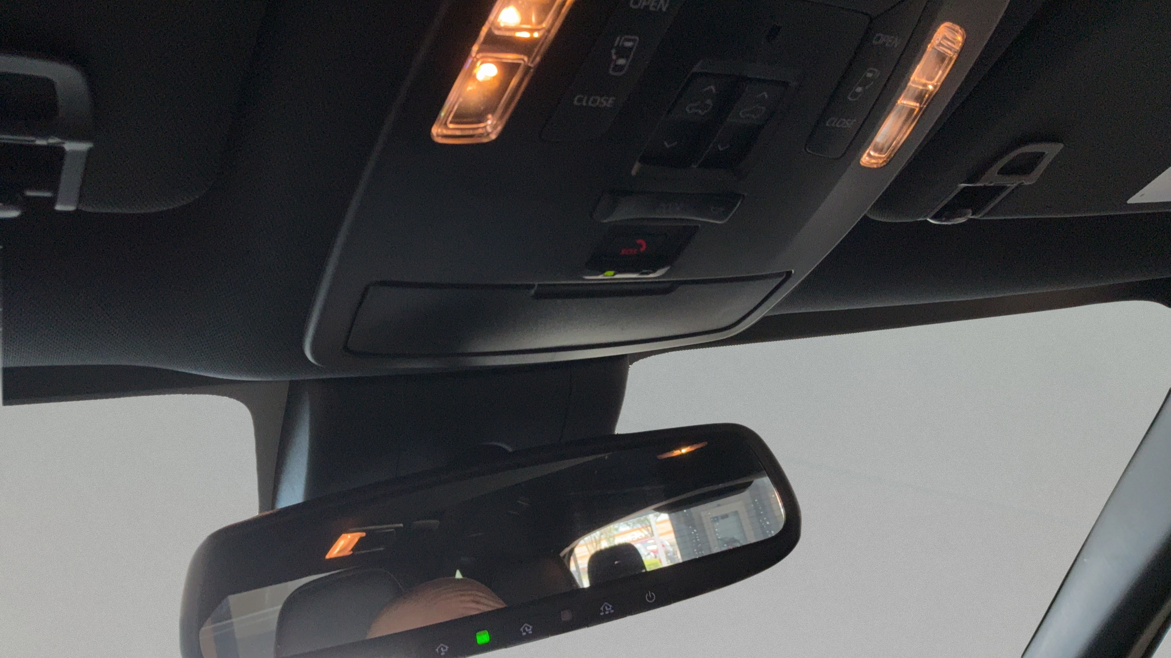 Certified 2025 Toyota Sienna Limited AWD/4WD image 19