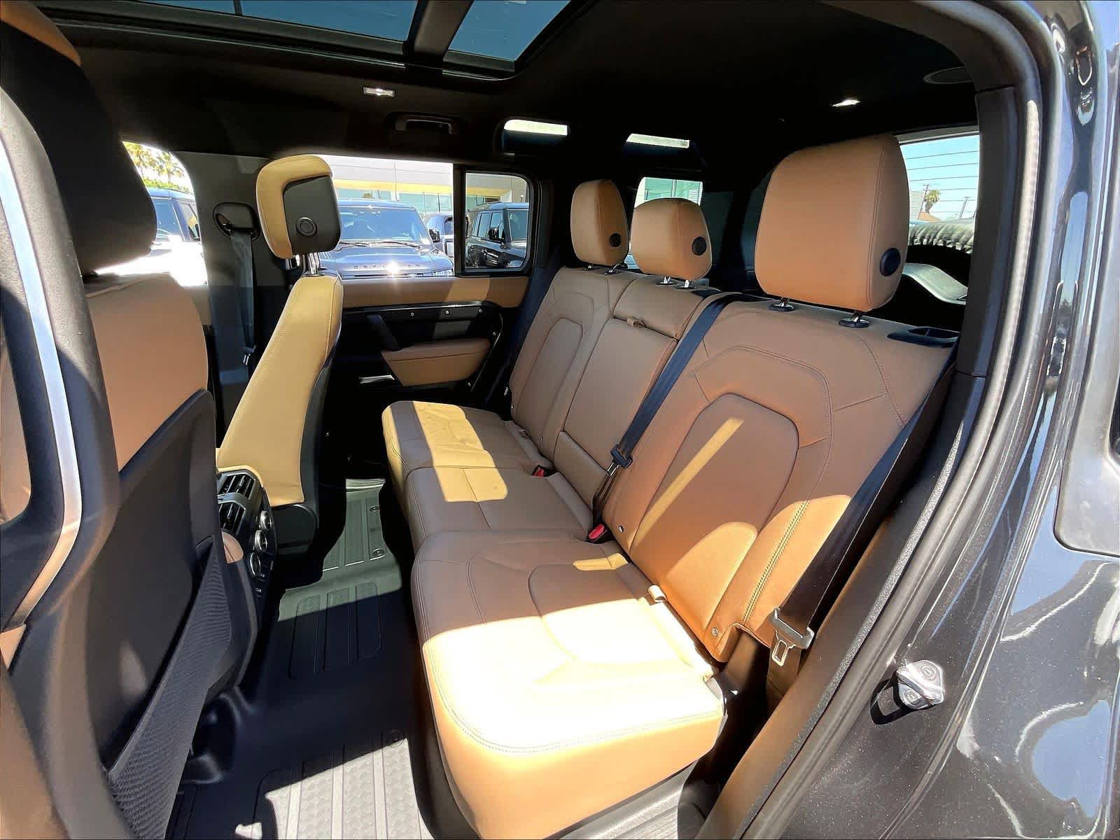 New 2026 Land Rover Defender 110 X-Dynamic SE AWD/4WD image 12
