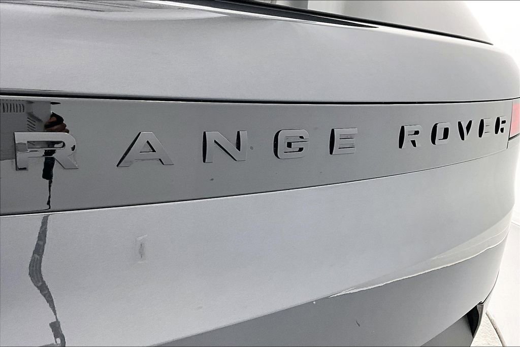 Used 2025 Land Rover Range Rover Sport SE image 33