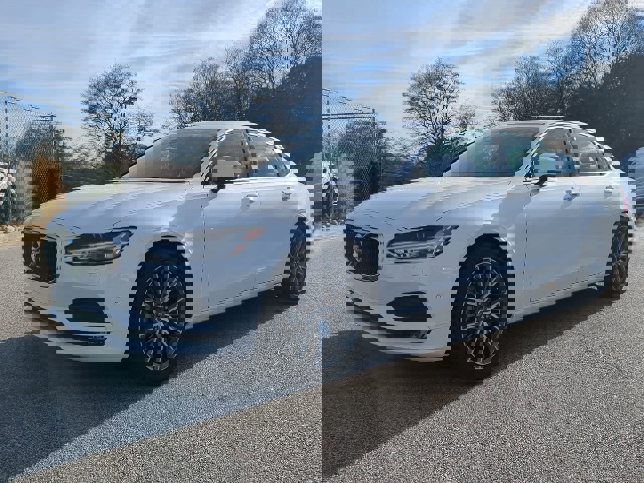 Used 2018 Volvo S90 T5 Momentum w/ Convenience Package image 6