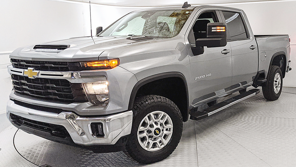 Used 2025 Chevrolet Silverado 2500 LT w/ Convenience Package AWD/4WD image 6
