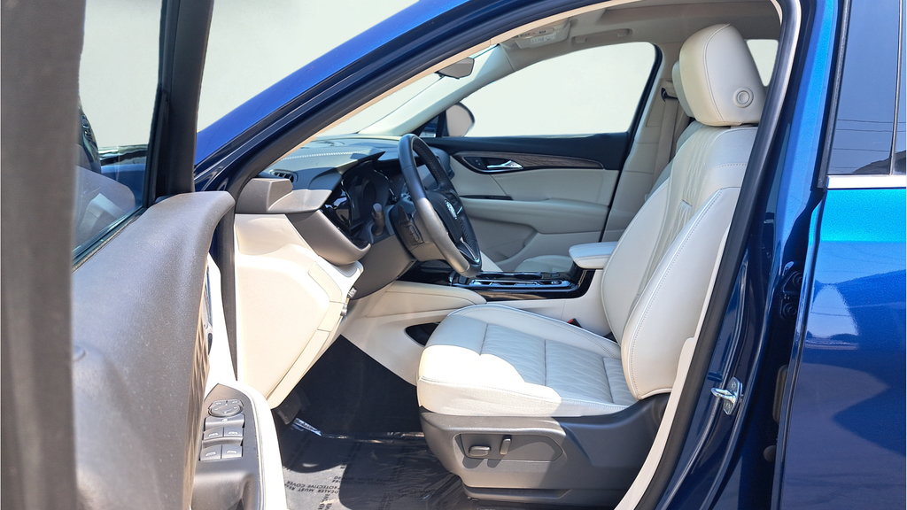 Used 2023 Buick Envision Avenir FWD image 10