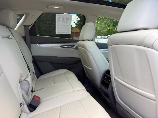 Used 2020 Cadillac XT5 Premium Luxury w/ LPO, Floor Liner Package FWD image 17