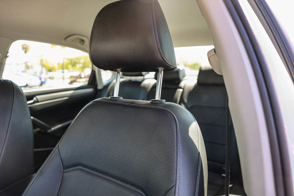 Used 2020 Volkswagen Passat 2.0T SE image 16