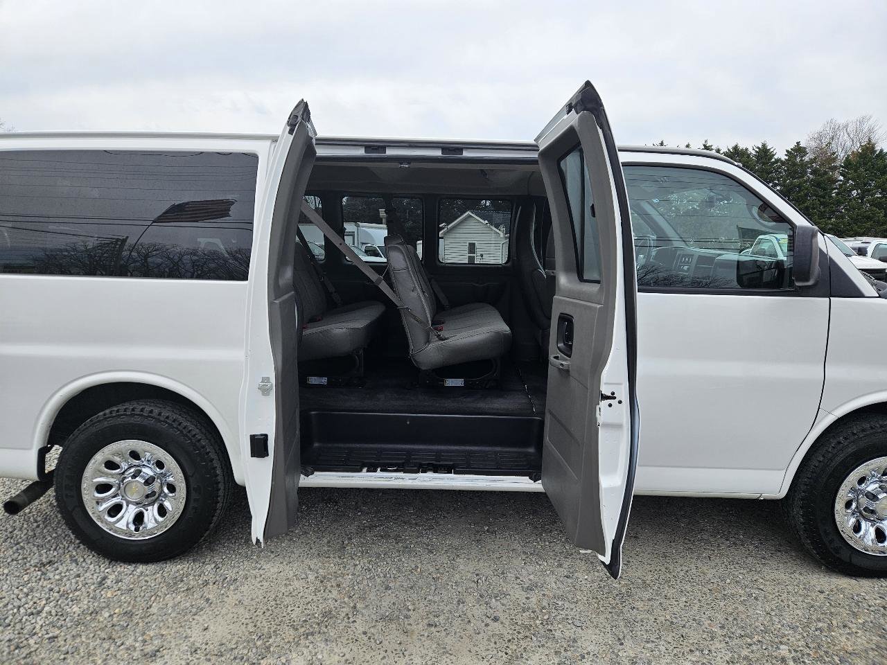 Used 2014 Chevrolet Express 1500 LT w/ LT Preferred Equipment Group AWD/4WD image 20