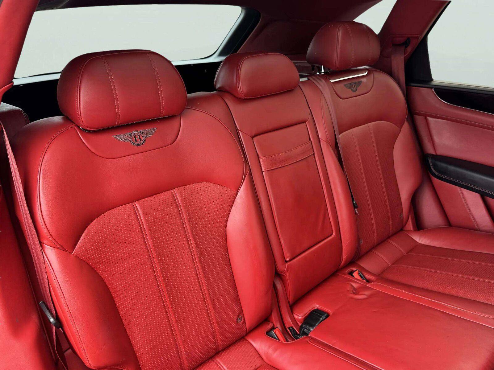 Used 2018 Bentley Bentayga AWD/4WD image 67