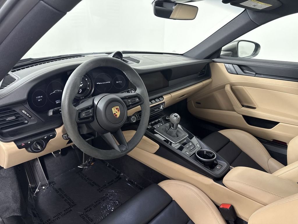 Certified 2024 Porsche 911 Carrera GTS RWD image 4