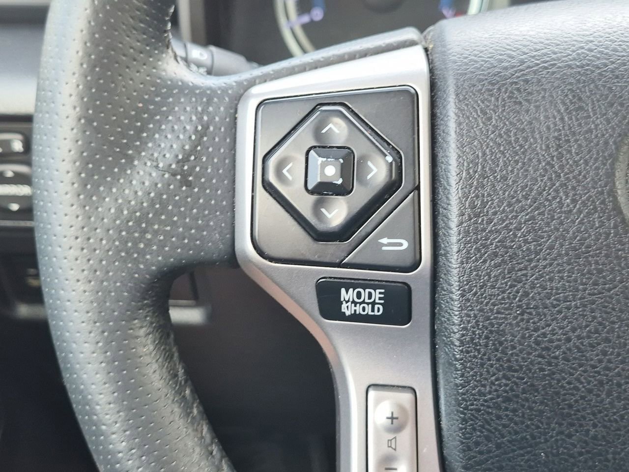 Used 2017 Toyota 4Runner SR5 RWD image 12