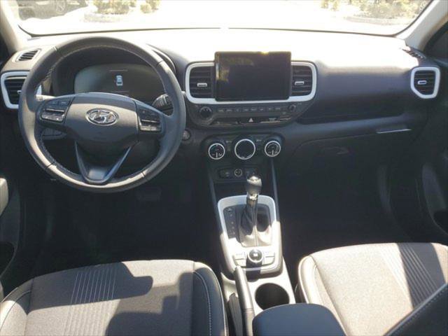 New 2025 Hyundai Venue Limited image 7