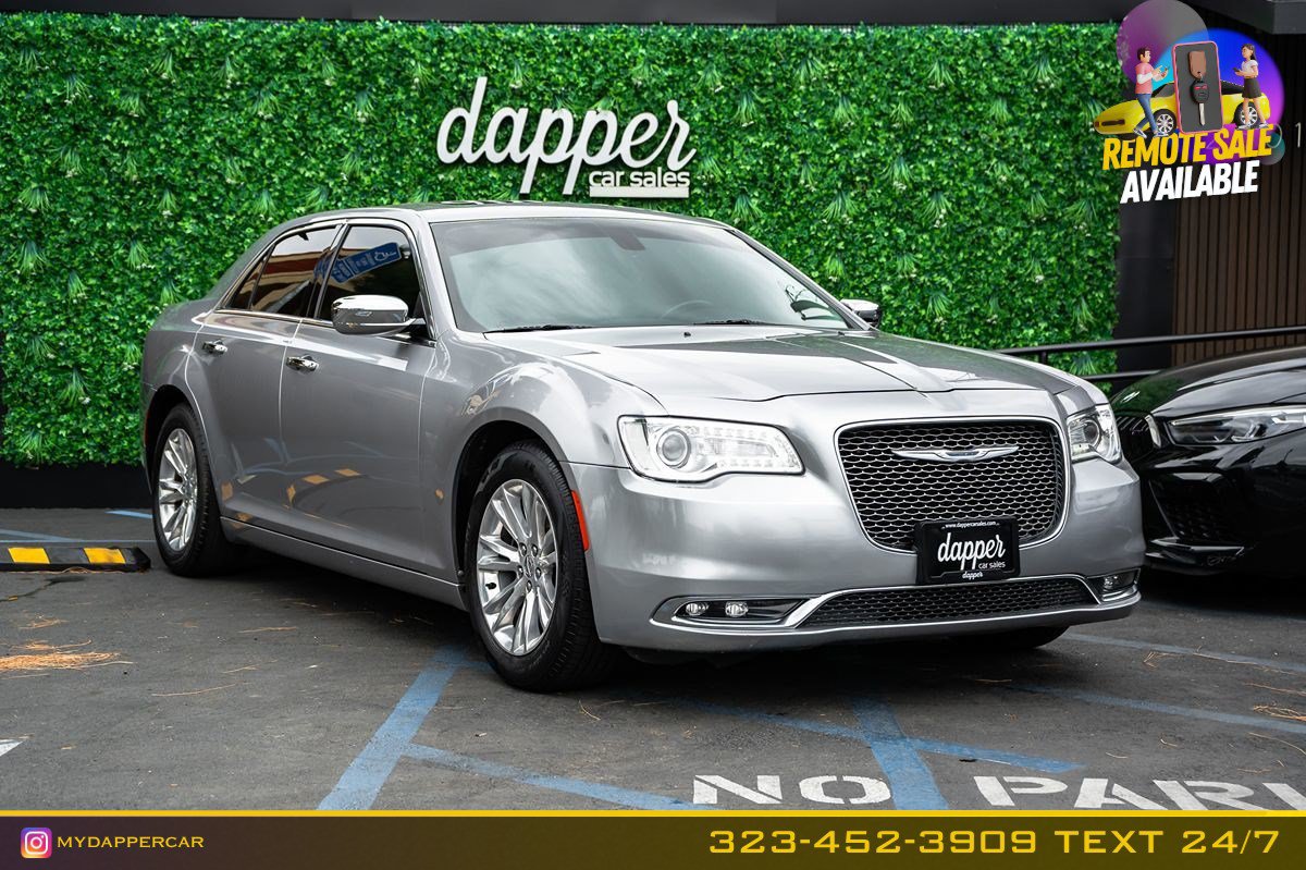 Used 2016 Chrysler 300 C RWD image 3