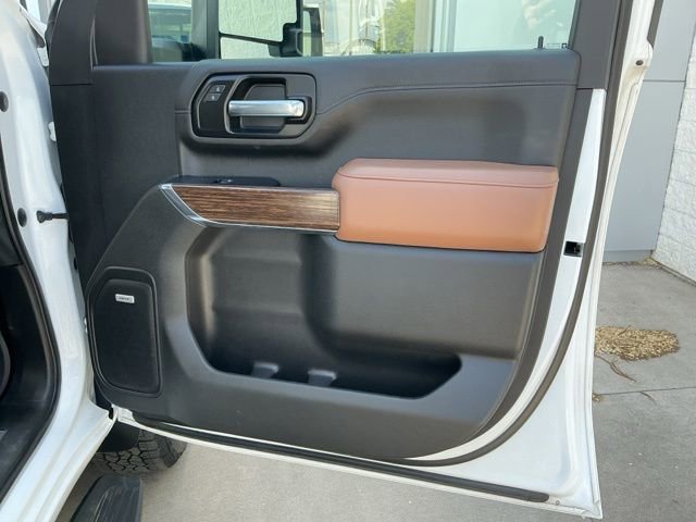 Used 2022 Chevrolet Silverado 3500 High Country w/ Technology Package AWD/4WD image 27