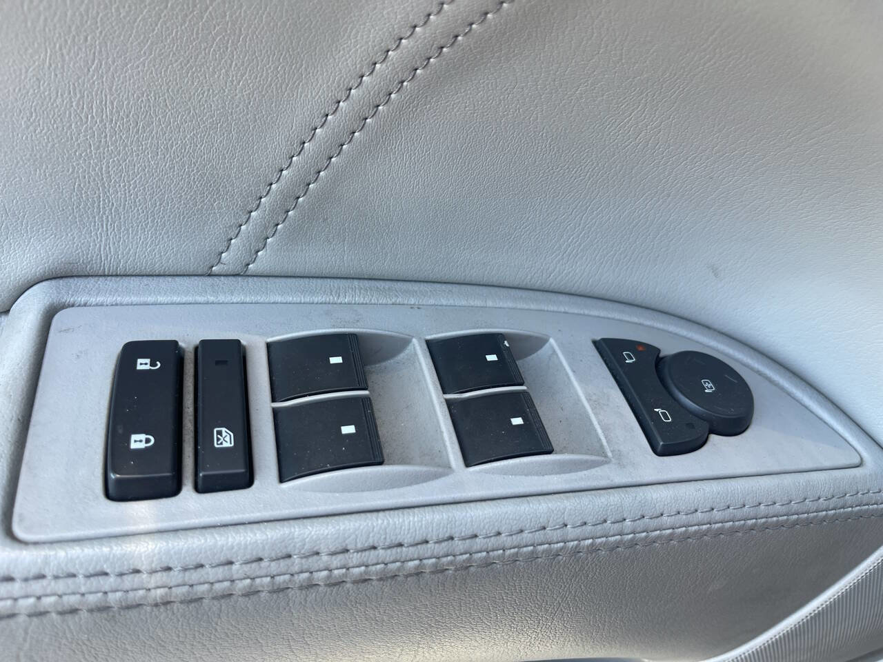 Used 2008 Buick Lucerne CXL w/ Ultra Confidence Package FWD image 21
