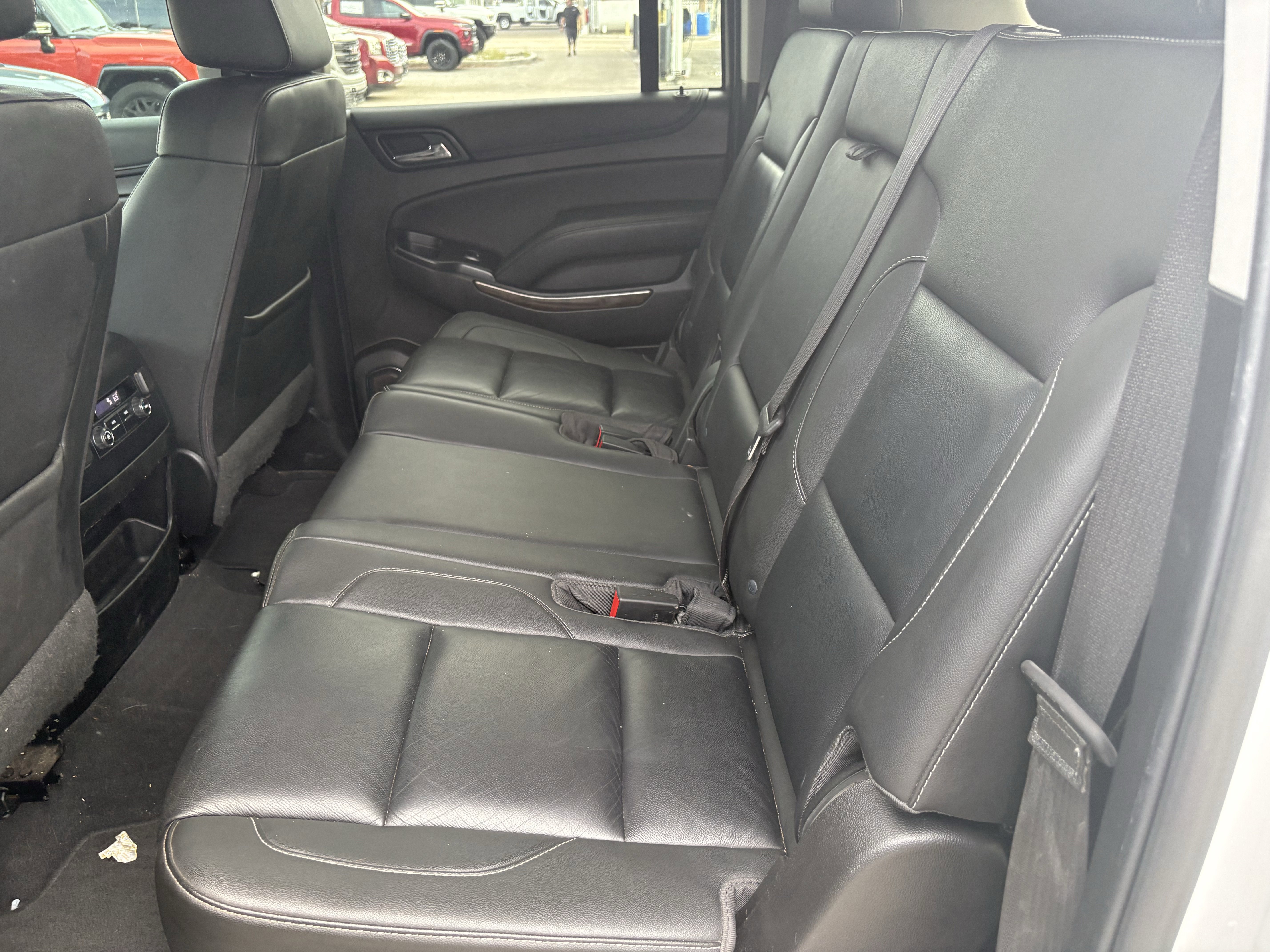 Used 2019 Chevrolet Suburban LT RWD image 9