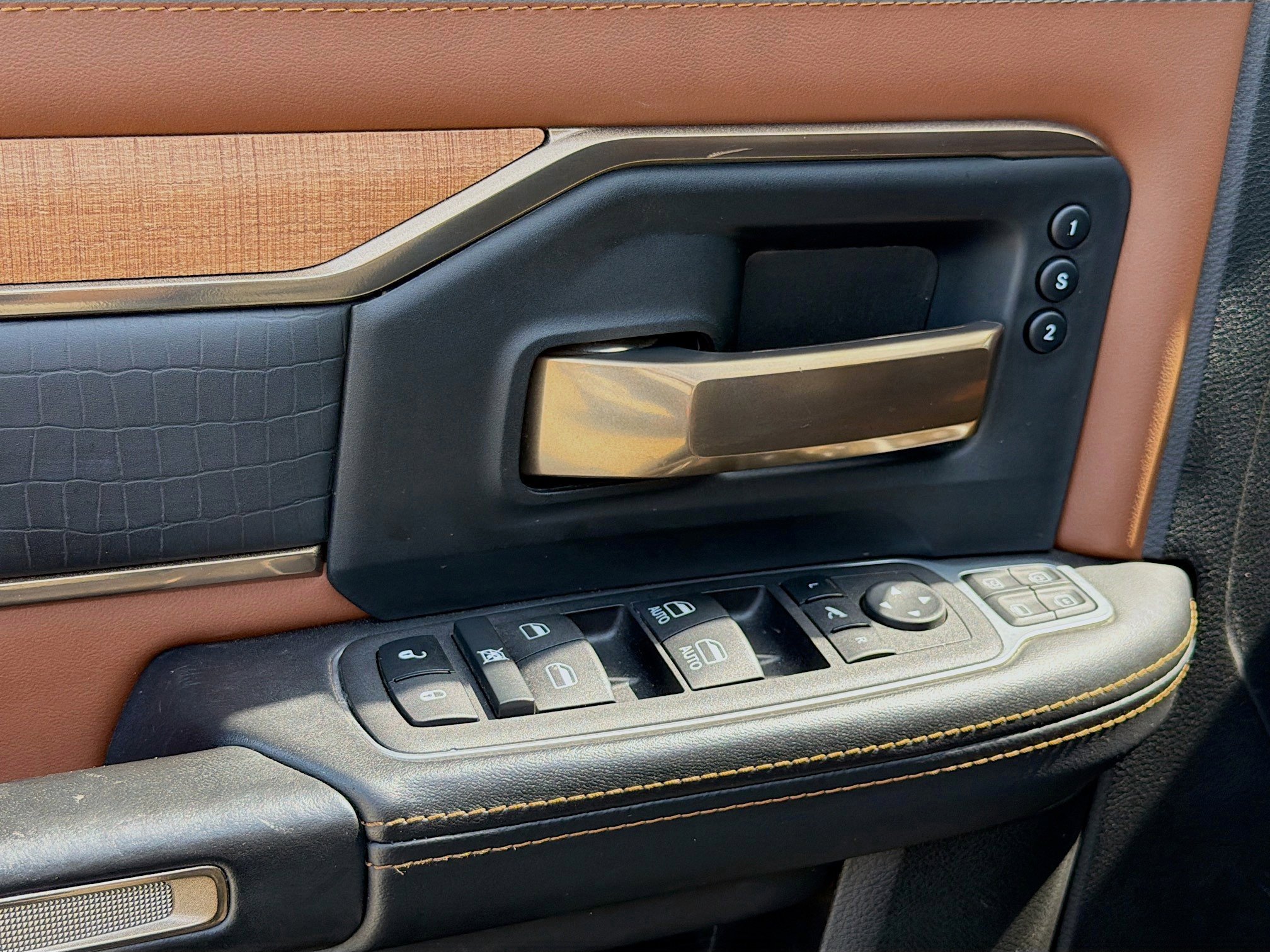 Used 2023 RAM 2500 Limited image 22