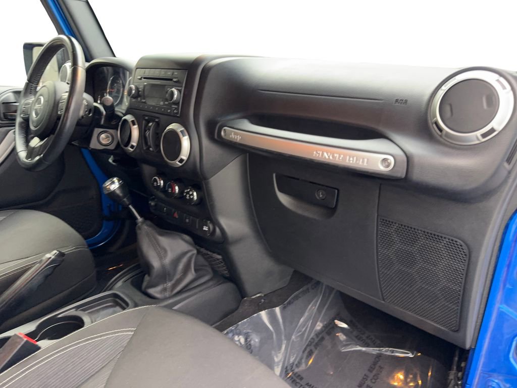 Used 2016 Jeep Wrangler Unlimited Sahara w/ Max Tow Package image 50