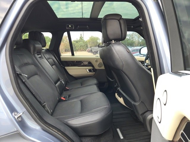 Used 2020 Land Rover Range Rover HSE image 11