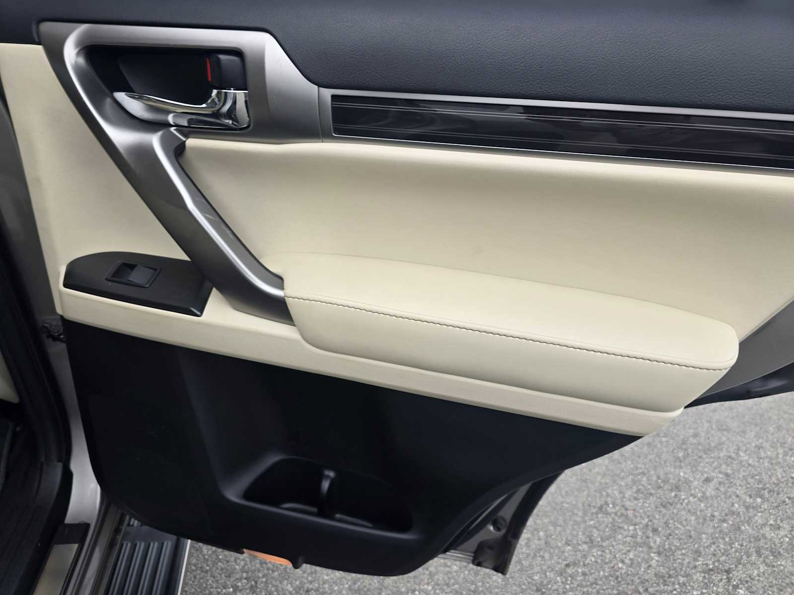 Used 2023 Lexus GX 460 Premium image 13