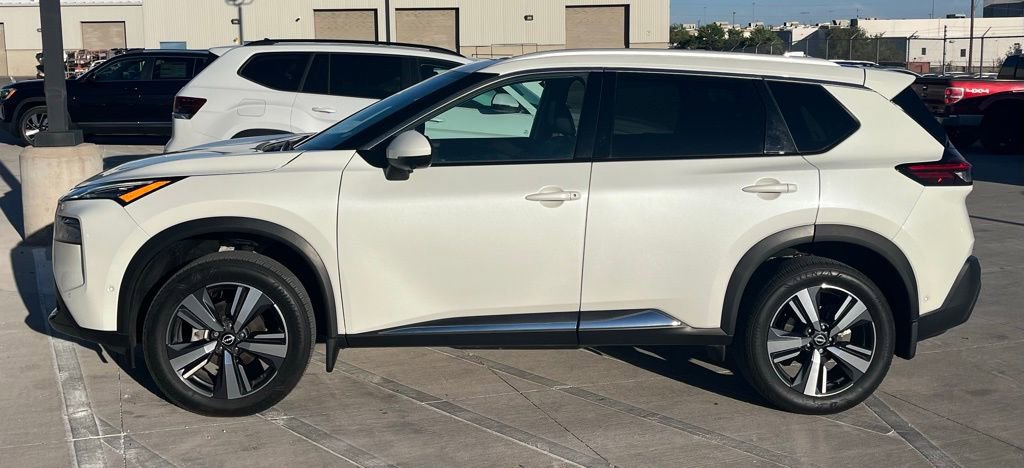 Used 2023 Nissan Rogue SL w/ SL Premium Package image 5