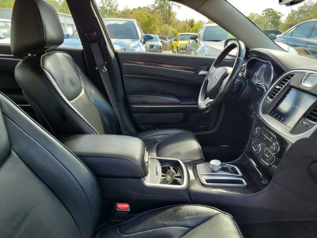 Used 2019 Chrysler 300 Limited RWD image 32
