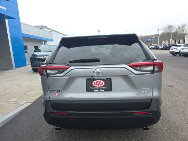 Used 2021 Toyota RAV4 XLE image 3