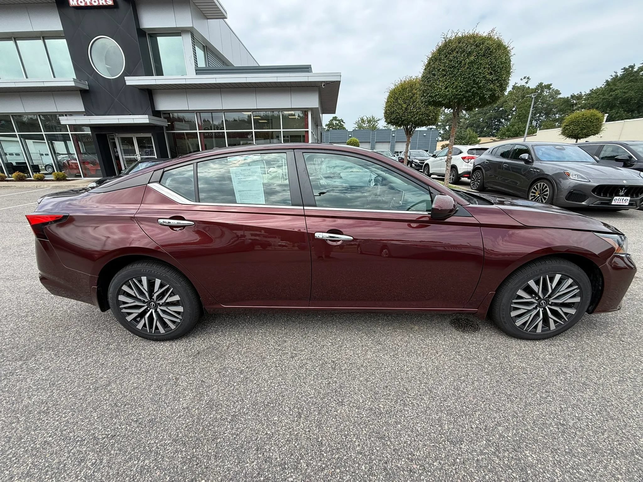 Used 2023 Nissan Altima 2.5 SV AWD/4WD image 8
