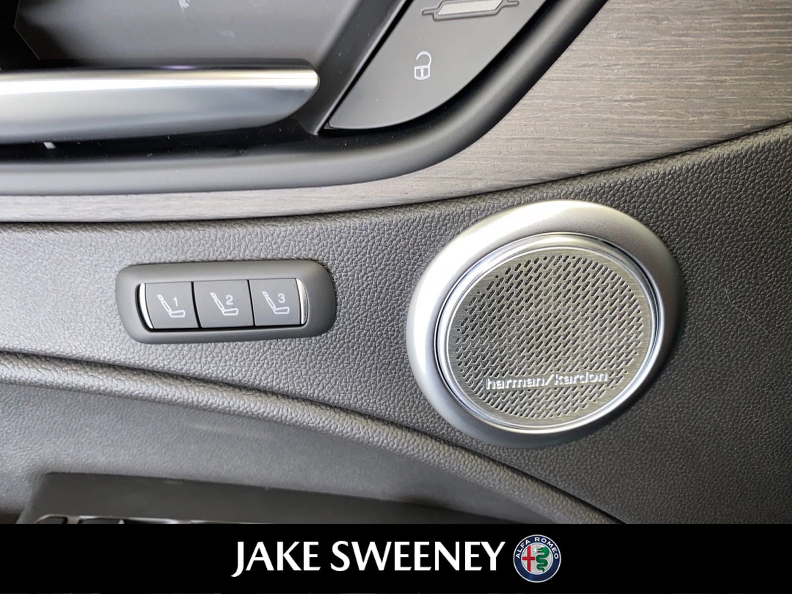 New 2023 Alfa Romeo Stelvio Ti image 18