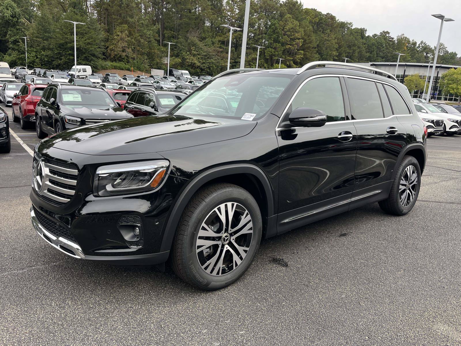 New 2026 Mercedes-Benz GLB 250 4MATIC image 2