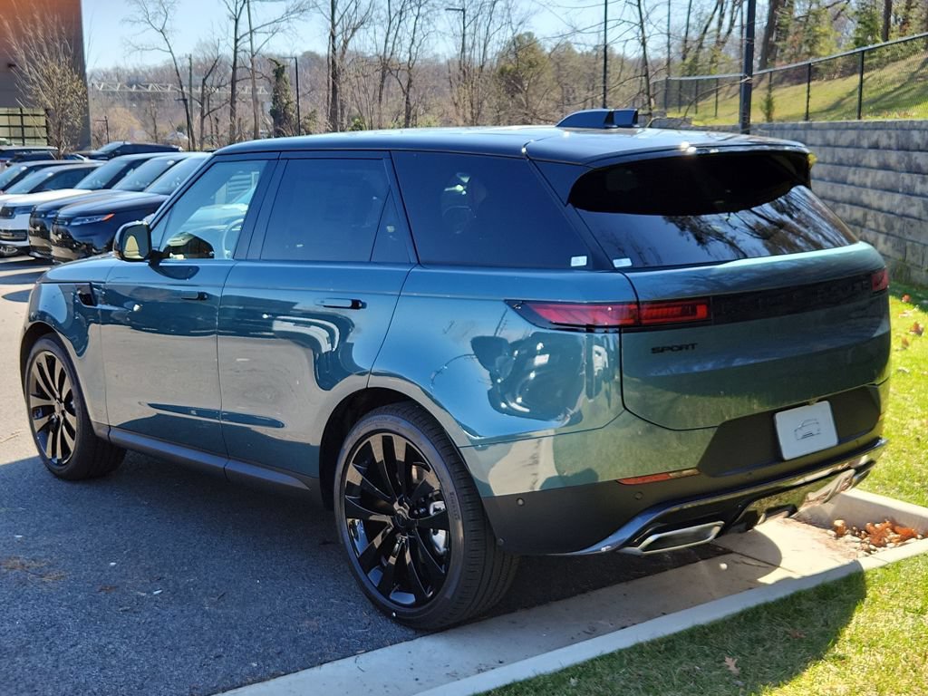 Used 2026 Land Rover Range Rover Sport SE AWD/4WD image 12