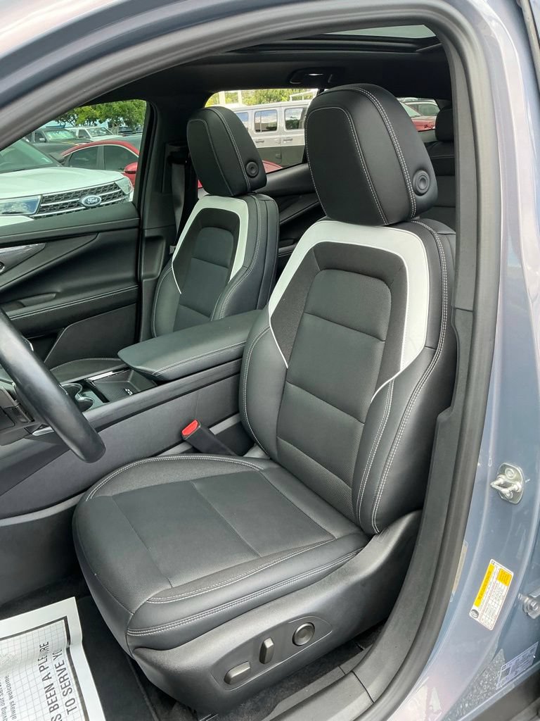 Used 2024 Chevrolet Blazer EV LT AWD/4WD image 36