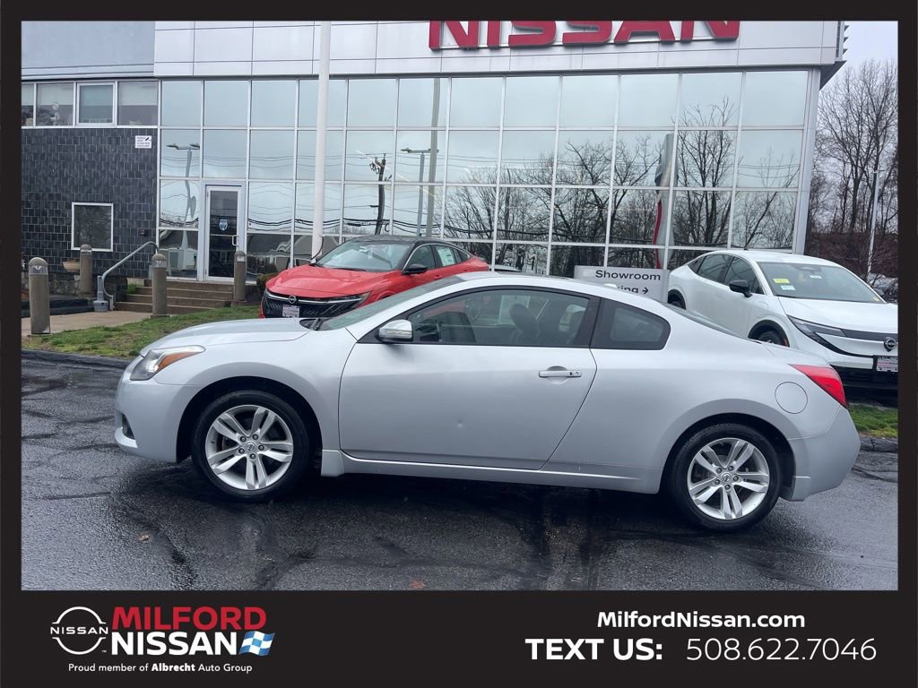 Used 2010 Nissan Altima 2.5 S w/ Premium Pkg image 2