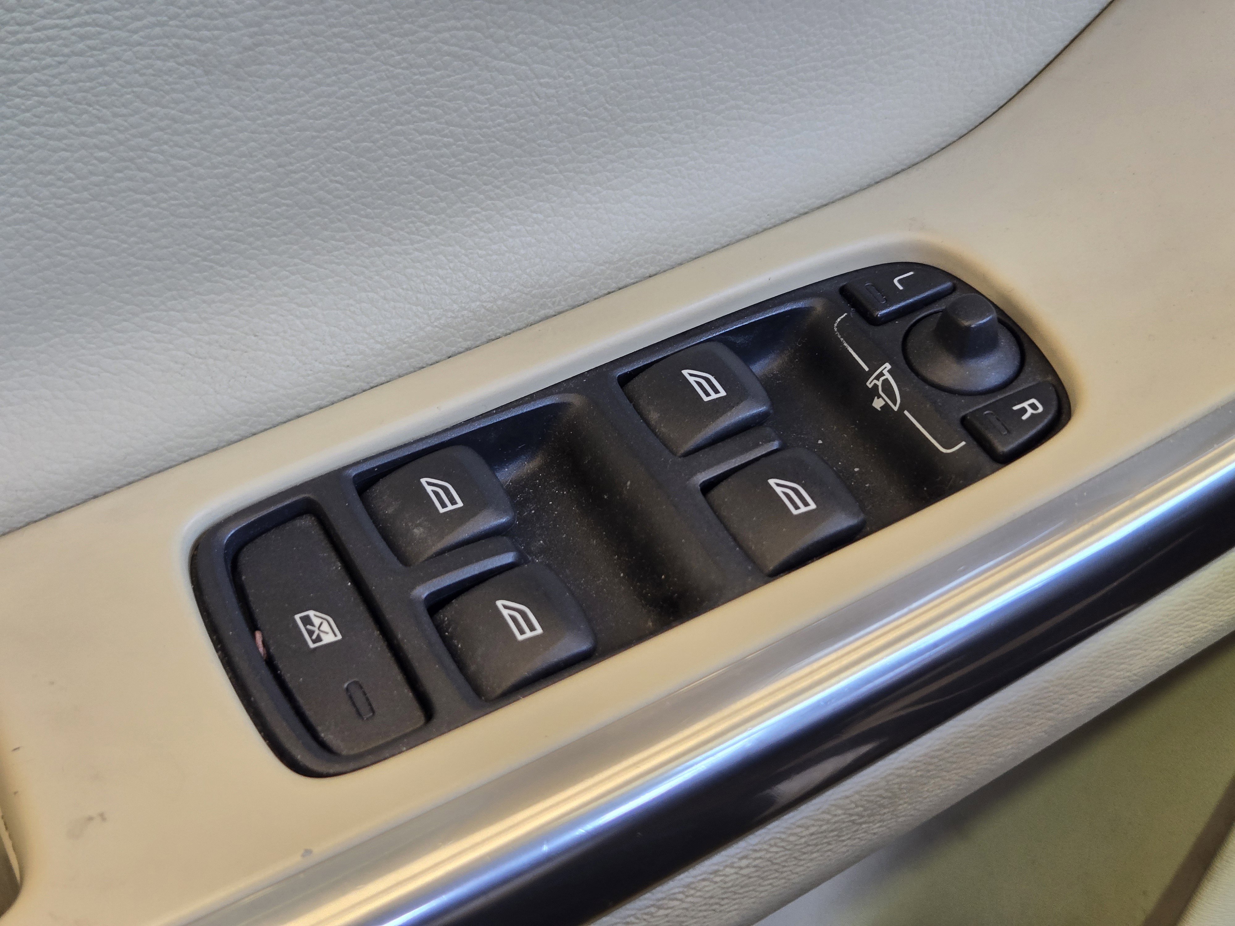 Used 2015 Volvo S60 T5 Premier Plus image 31