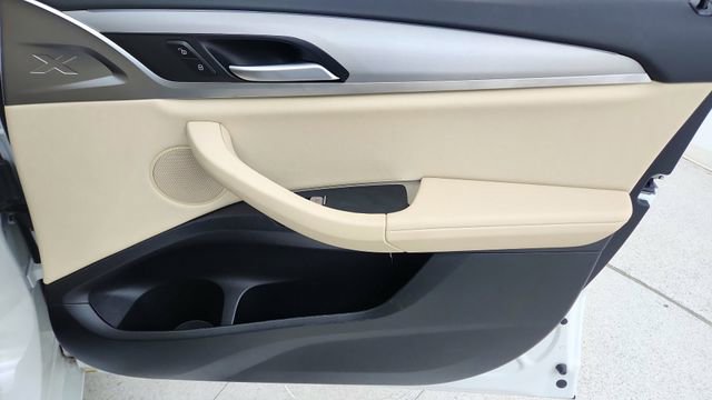 Used 2025 BMW X4 xDrive30i image 25