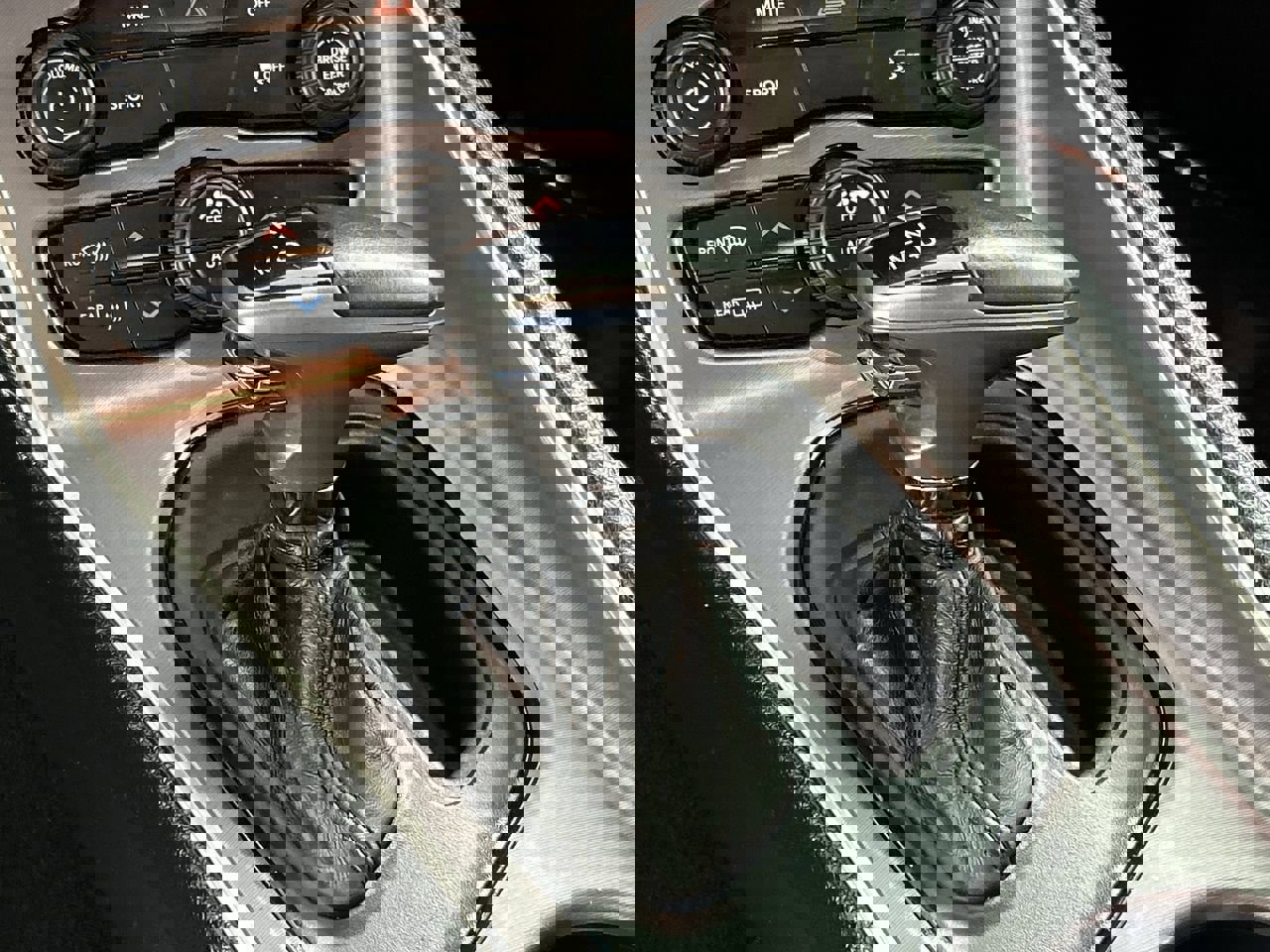 Used 2019 Dodge Challenger SXT image 14