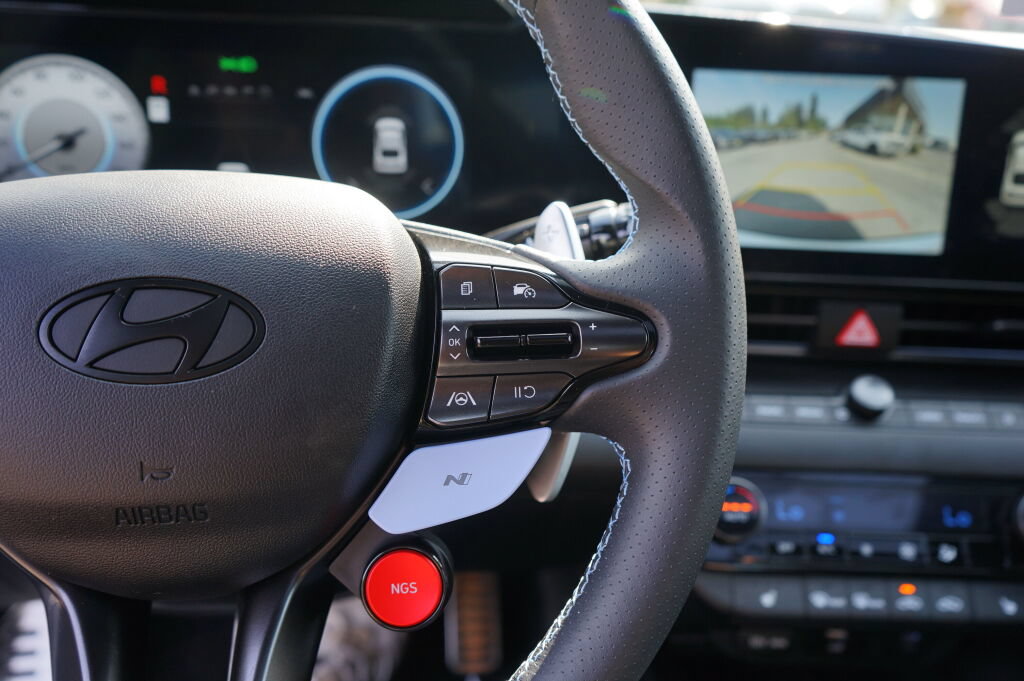 Certified 2025 Hyundai Elantra N FWD image 29