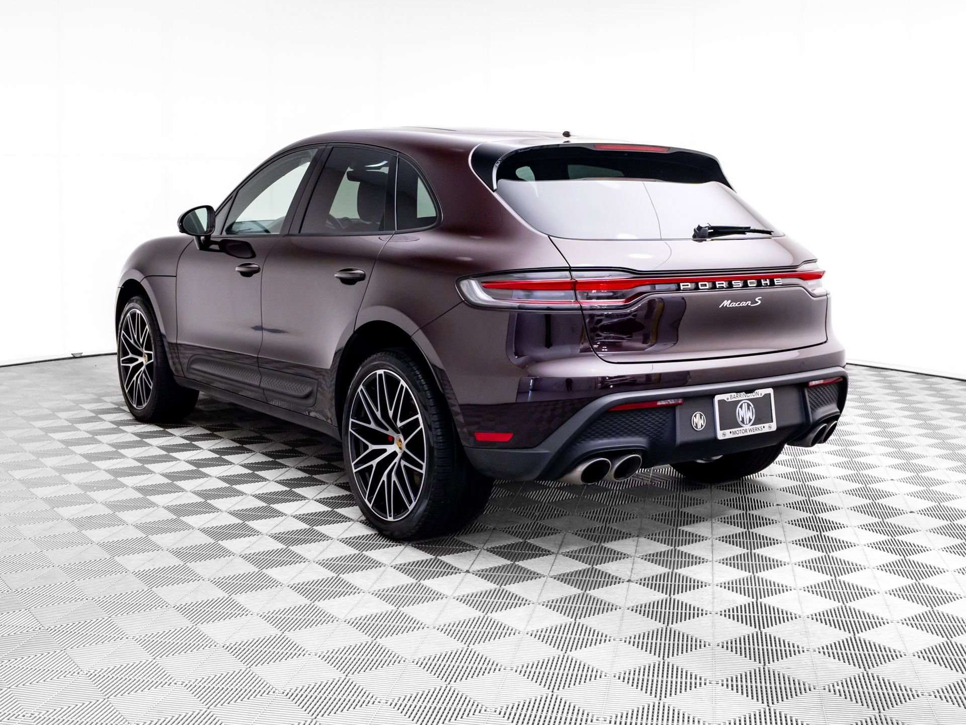 Certified 2023 Porsche Macan S AWD/4WD video 3