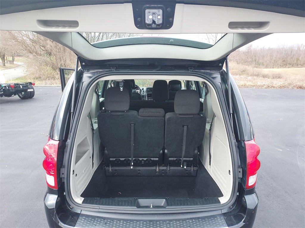 Used 2016 Dodge Grand Caravan American Value Package w/ UConnect Hands-Free Group image 26
