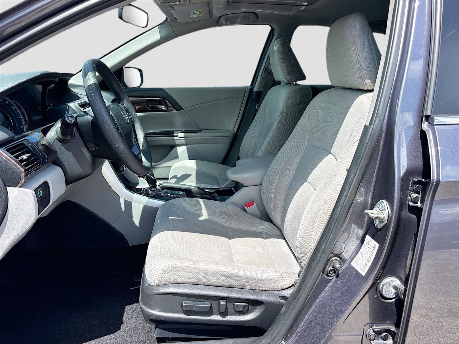 Used 2017 Honda Accord EX image 23