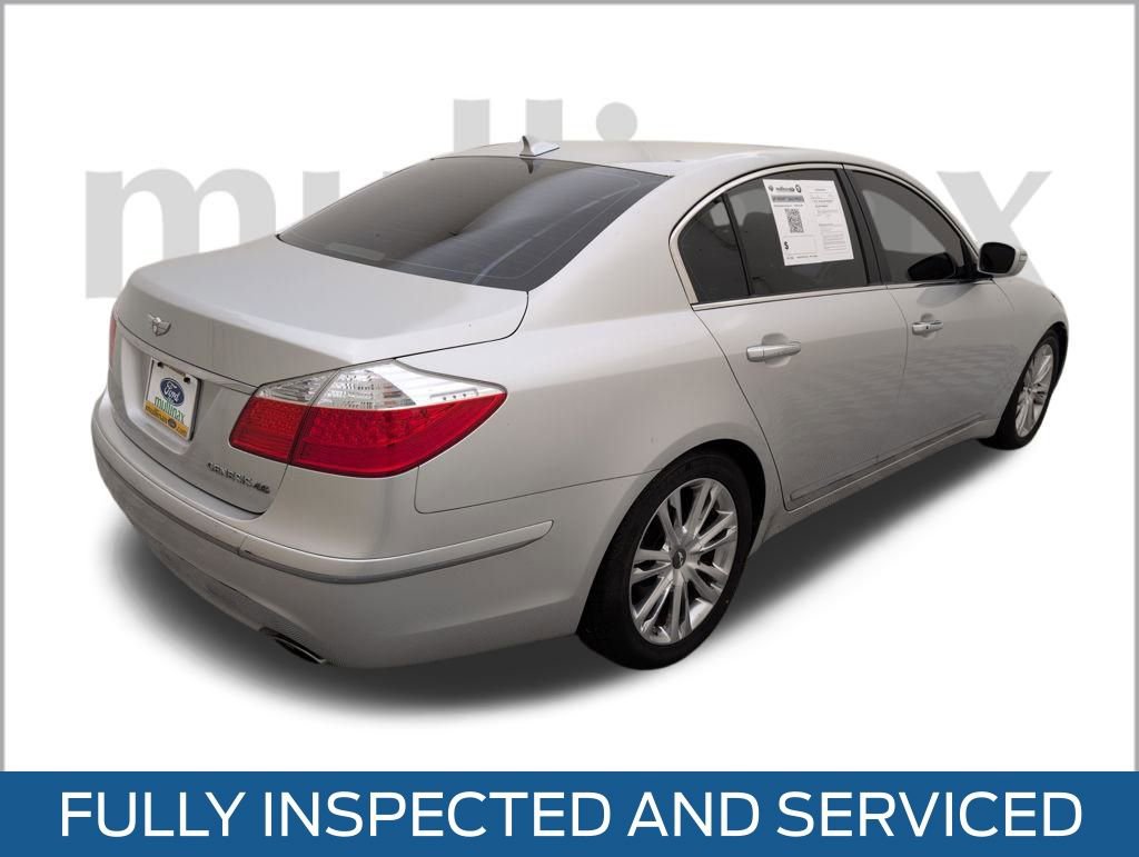 Used 2010 Hyundai Genesis 4.6 image 4
