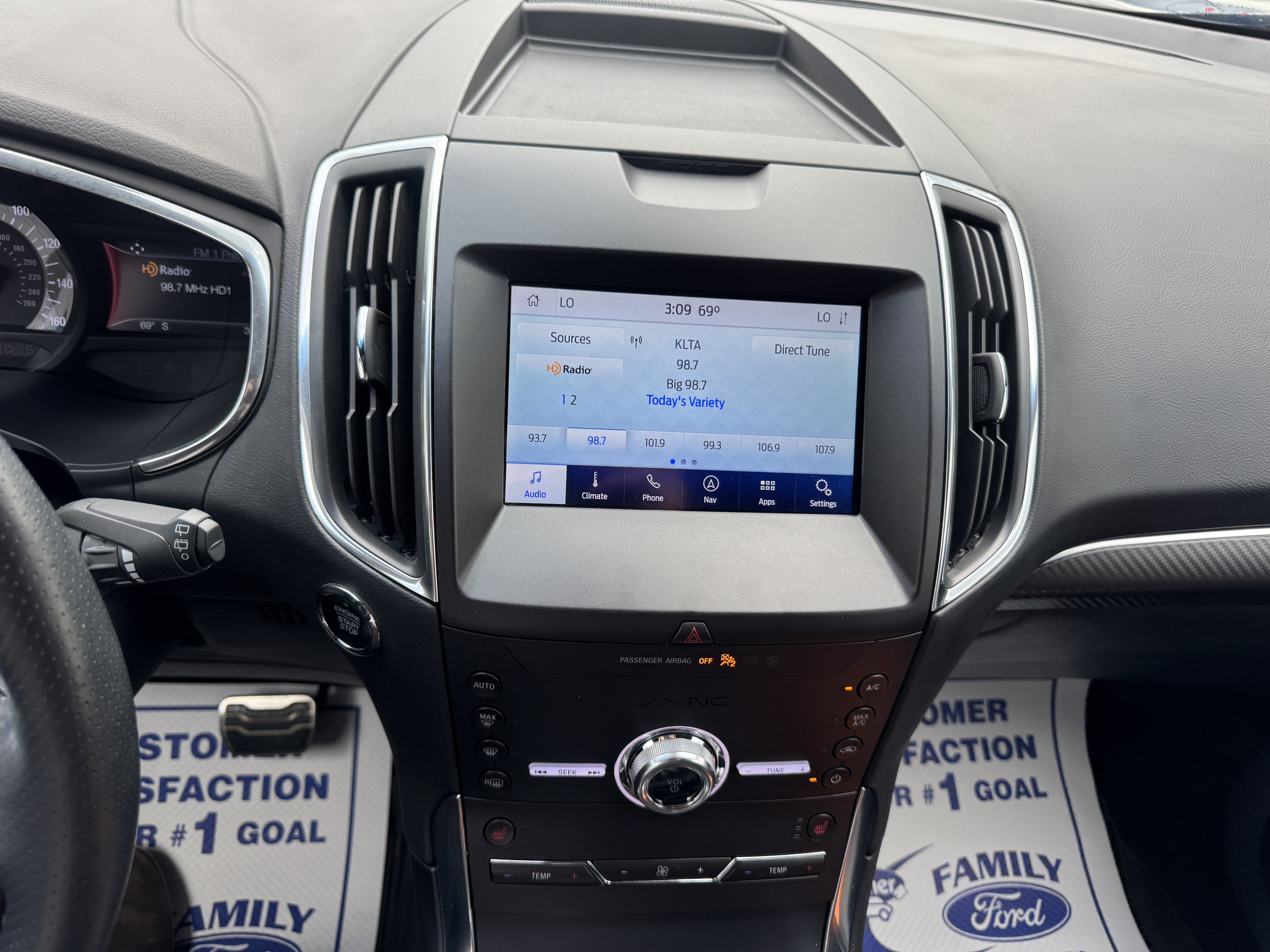 Used 2020 Ford Edge ST w/ Cold Weather Package AWD/4WD image 10
