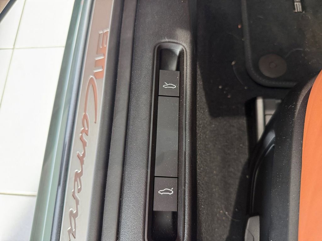 Used 2025 Porsche 911 Carrera image 25