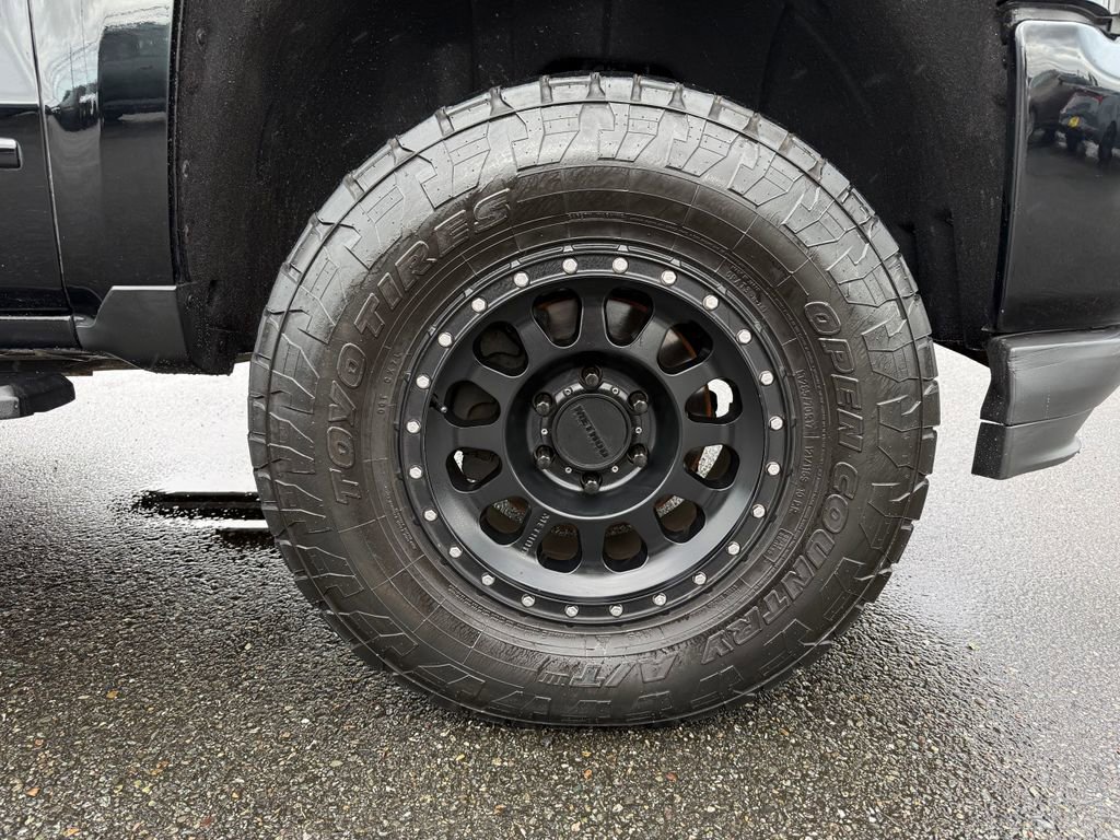 Used 2017 Chevrolet Silverado 1500 LTZ Z71 w/ LTZ Plus Package image 13