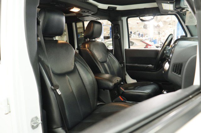 Used 2017 Jeep Wrangler Unlimited Sahara AWD/4WD image 23