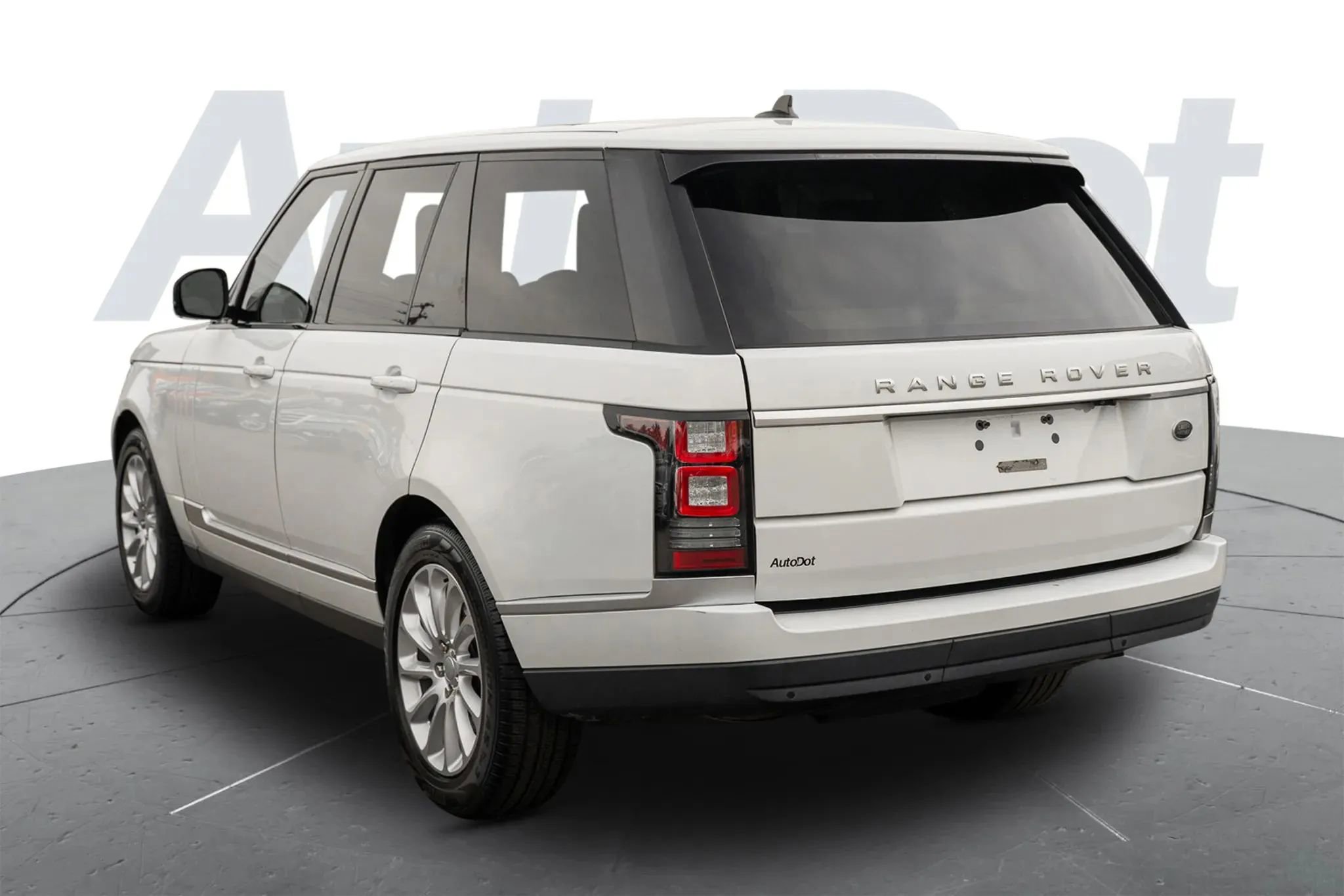 Used 2016 Land Rover Range Rover image 2