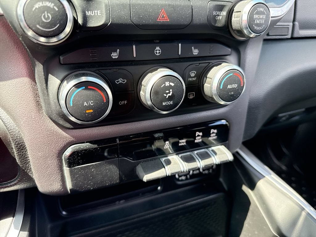 Used 2023 RAM 1500 4x4 Crew Cab image 18