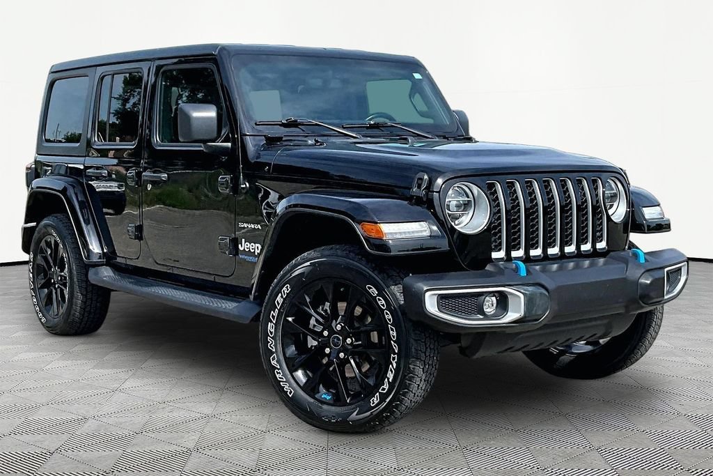 Used 2022 Jeep Wrangler Unlimited Sahara w/ Cold Weather Group AWD/4WD image 12