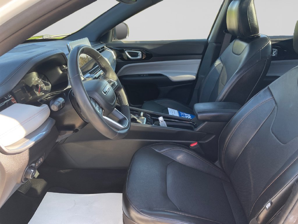 Certified 2023 Jeep Compass Limited w/ Sun and Sound Group AWD/4WD image 21